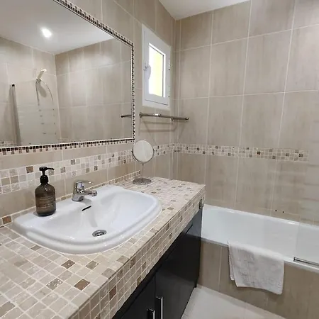 شقة Apartamento Higueron Playa 3 فوينخيرولا